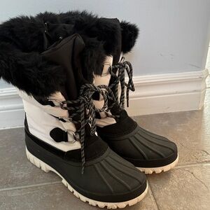 3M Thinsulate Black and White Winter Boots